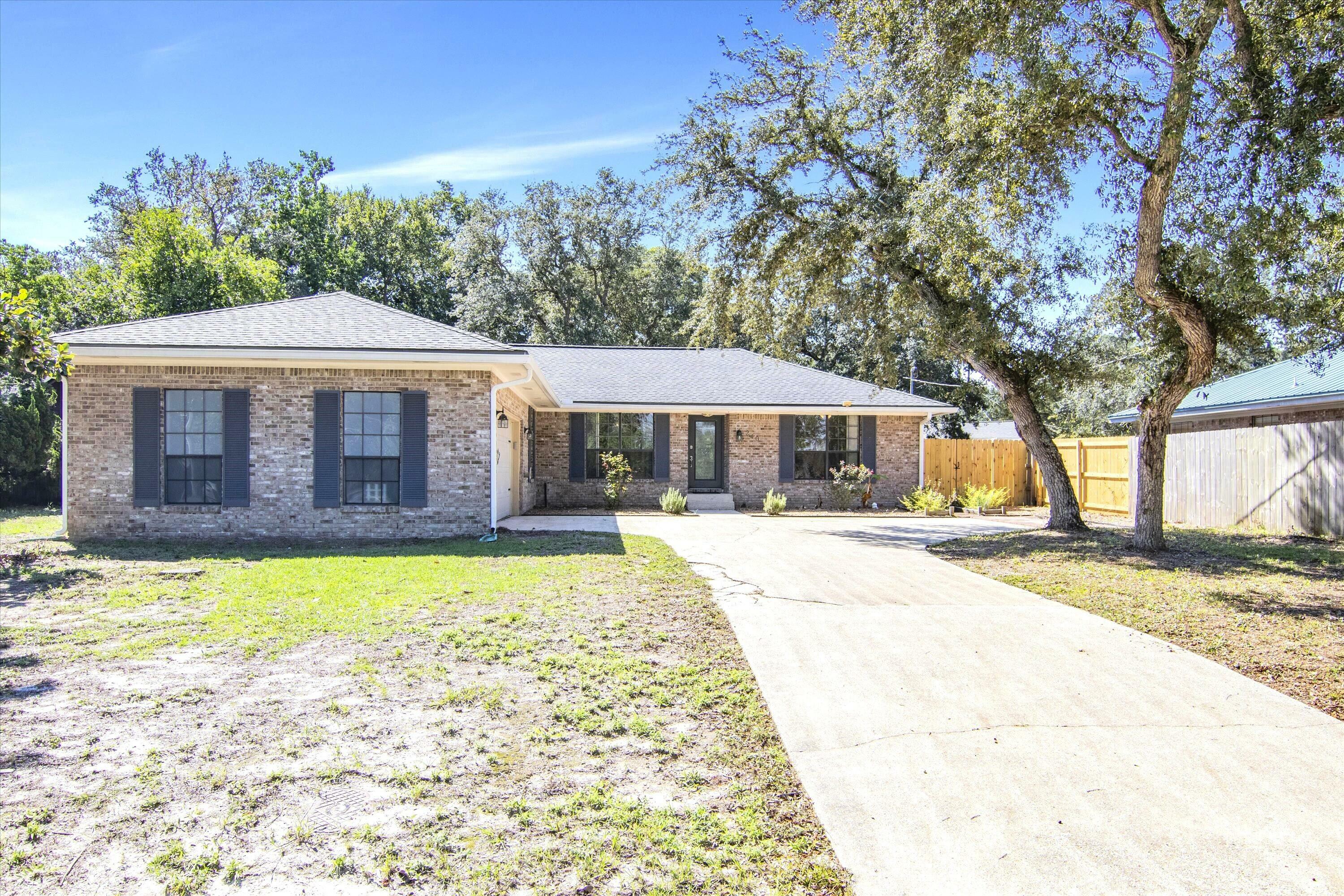 Property Photo:  240 NW Live Oak Lane  FL 32548 