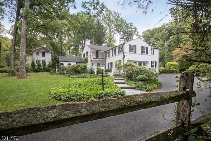 Property Photo: 23 Countryside Dr NJ 07901
