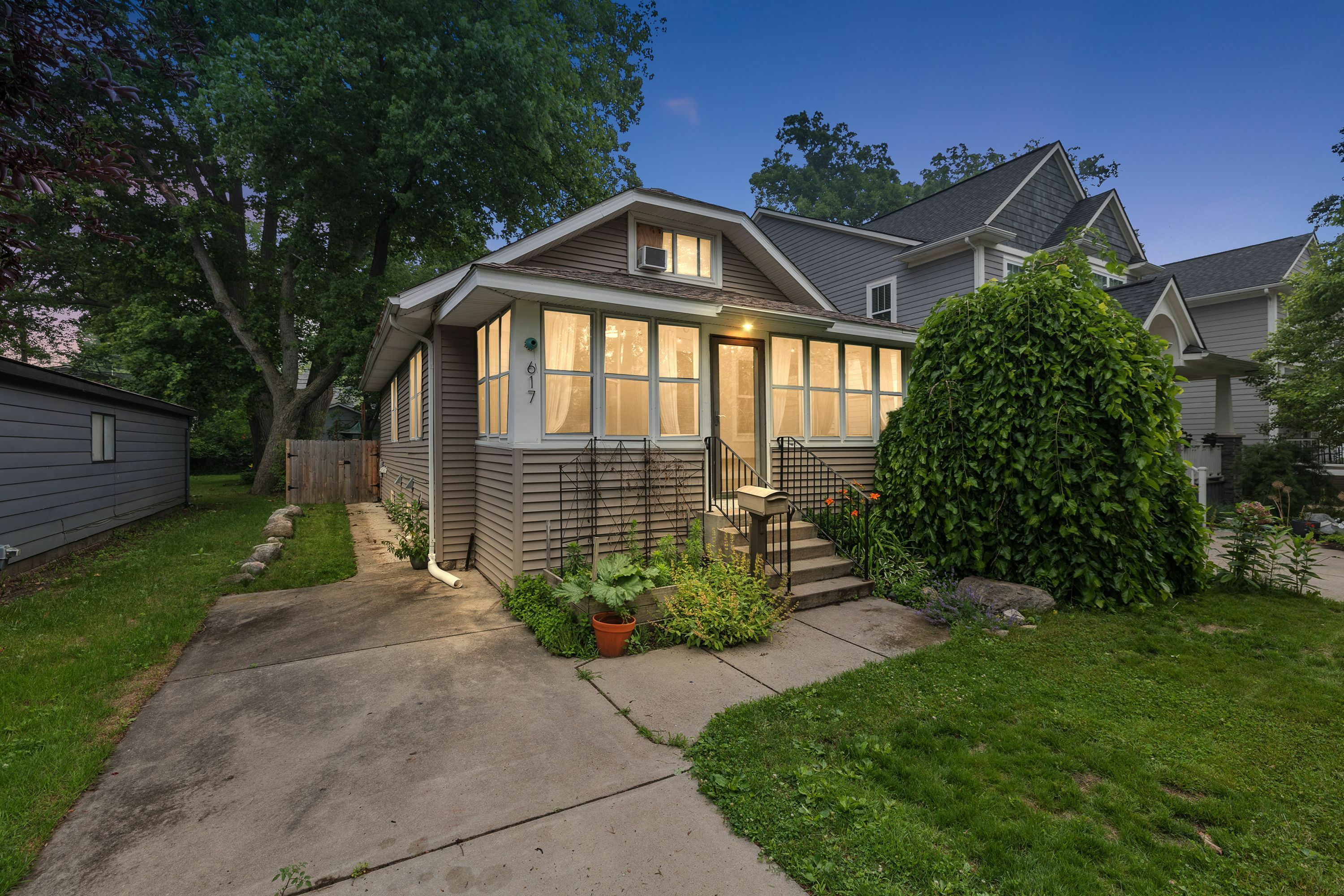 Property Photo:  617 Baldwin Avenue  MI 48067 4205 