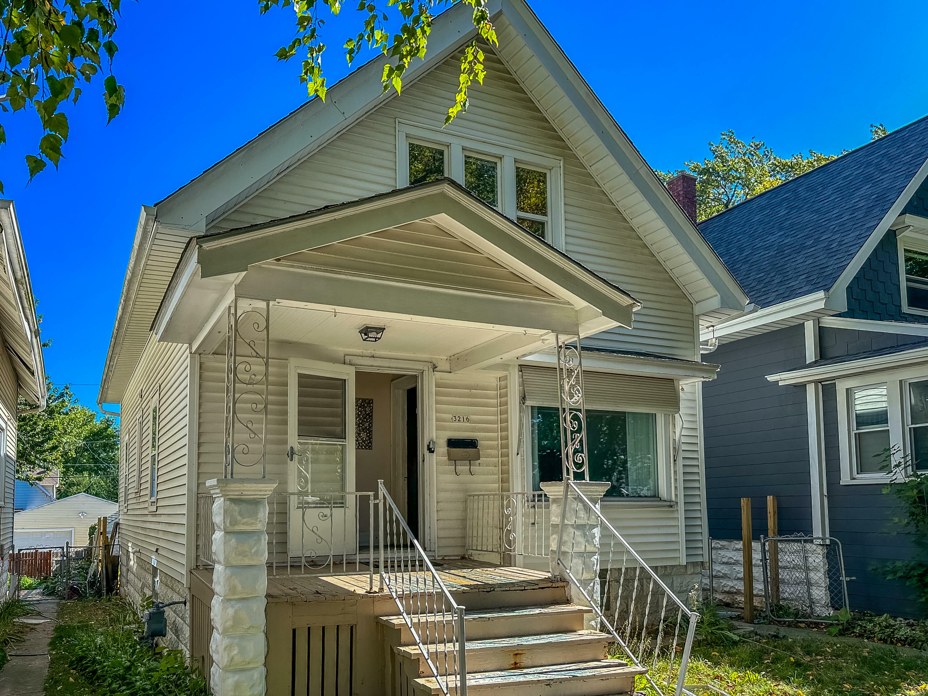 Property Photo:  3216 S 9th St  WI 53215 