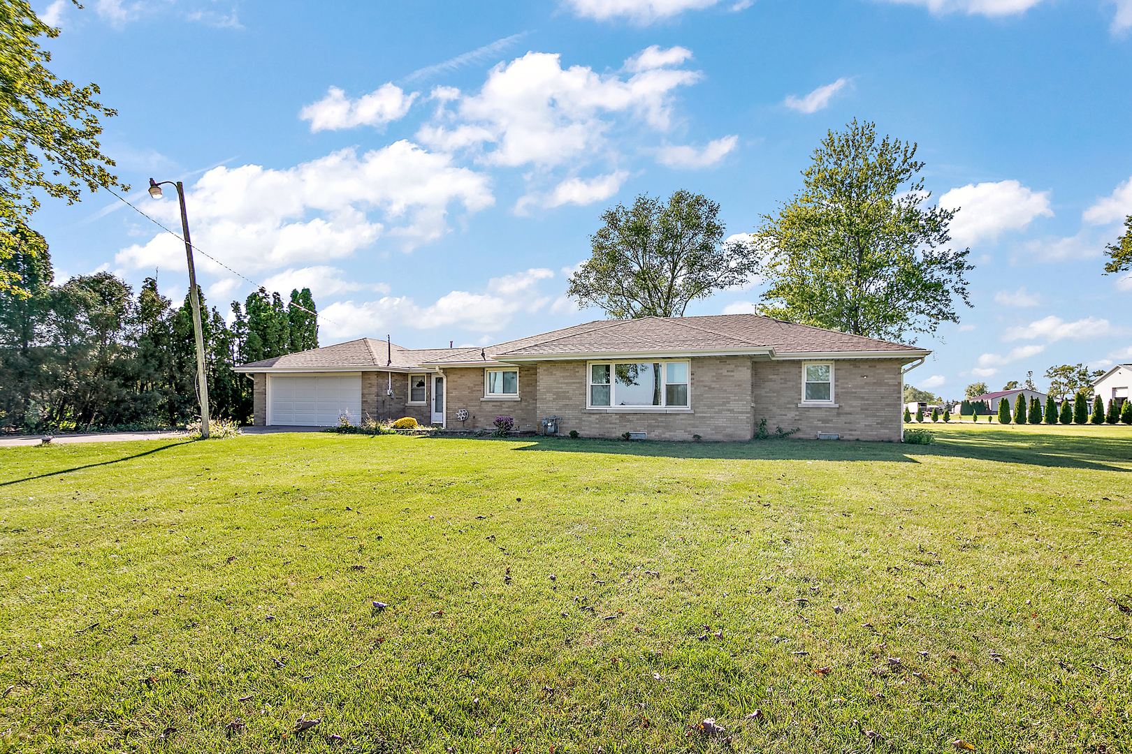 Property Photo:  76 S 7000W Road  IL 60901 