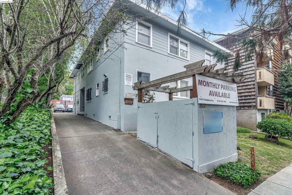 Property Photo:  2437 Warring St  CA 94704 