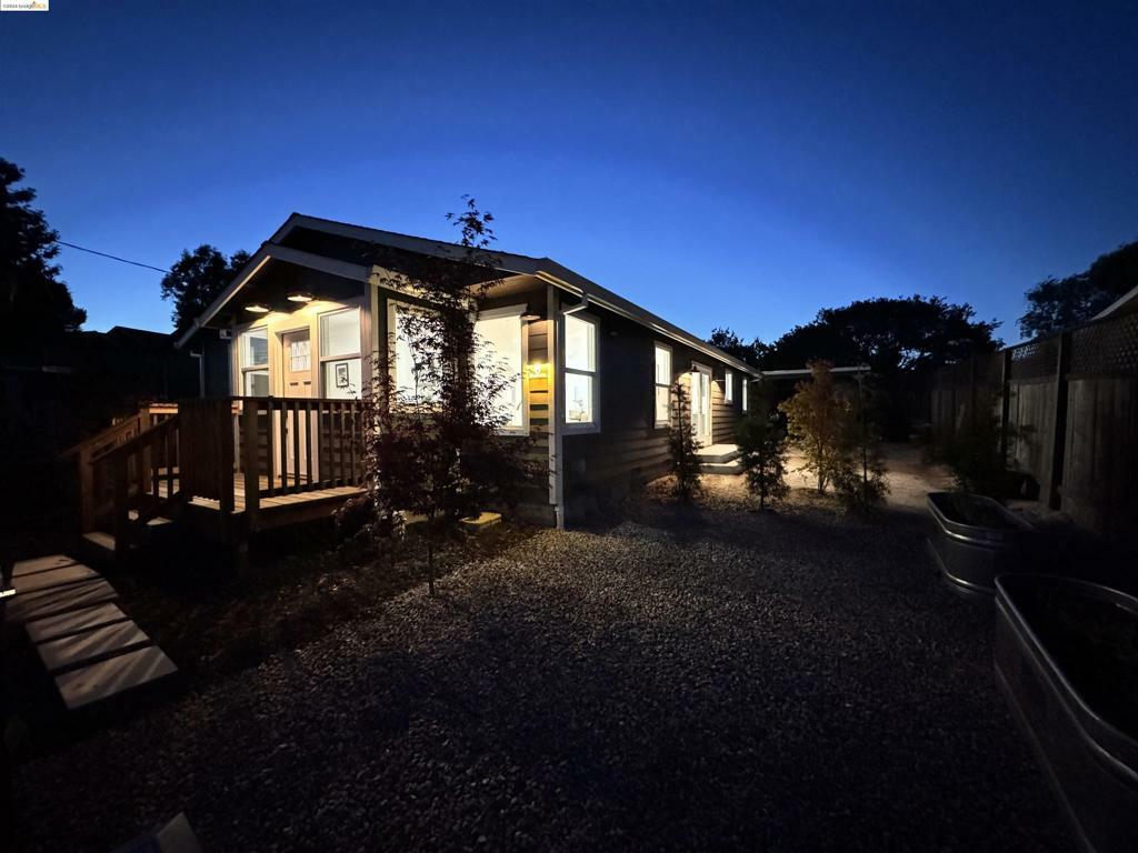 Property Photo:  6 Magnolia Avenue  CA 94952 