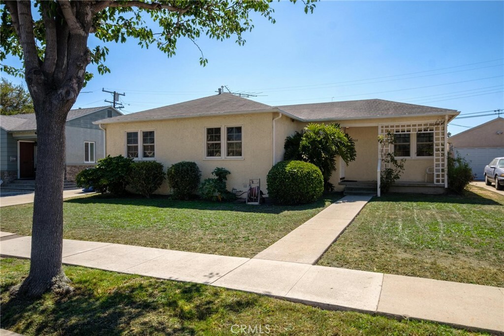 5302 West 124th Place  Hawthorne CA 90250 photo