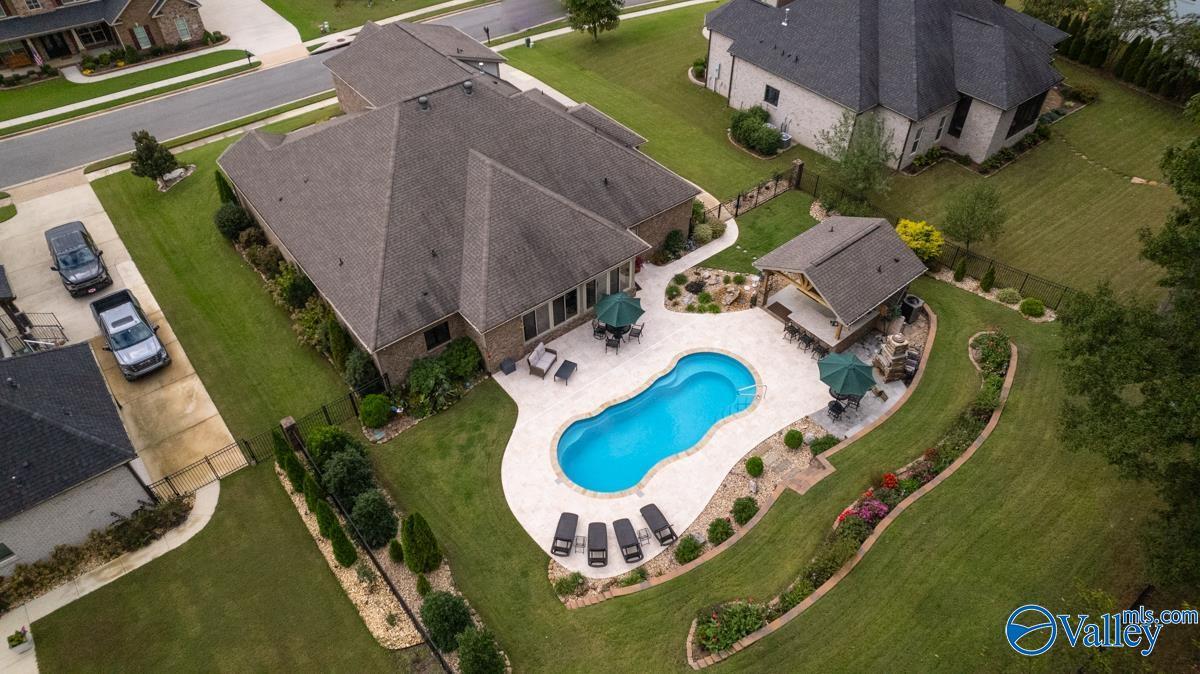 Property Photo: 9 SE Brennan Hill Lane AL 35748