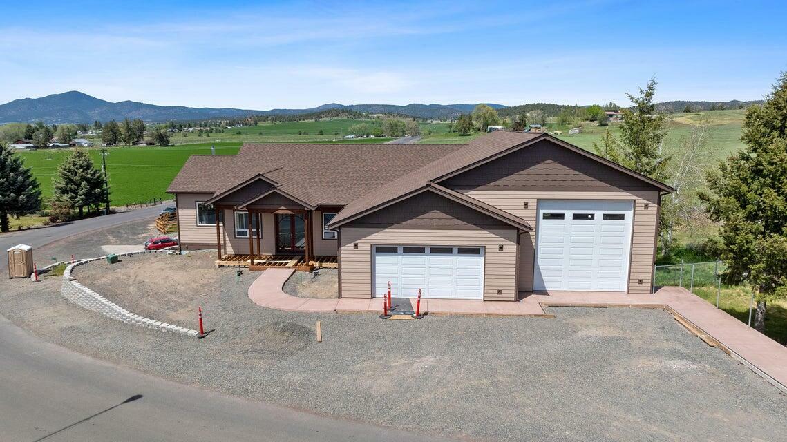 Property Photo: 3248 NE Yellowpine Road 00 OR 97754