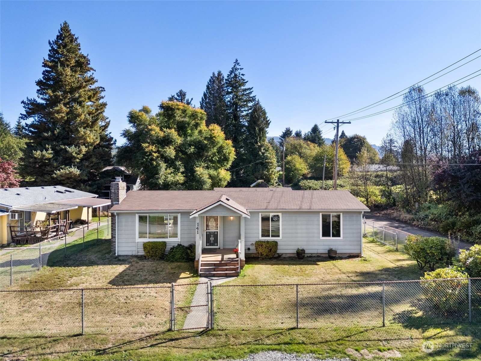 Property Photo:  141 6th Street  WA 98356 