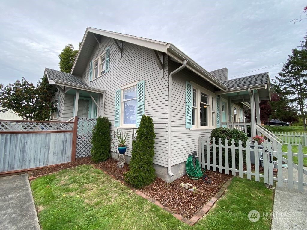 Property Photo:  2110 12th Street  WA 98221 