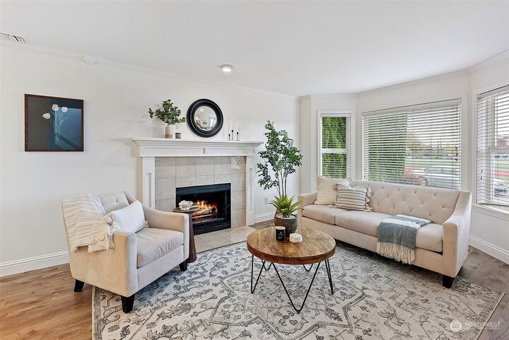 Property Photo:  711 N Grant Avenue  WA 98403 