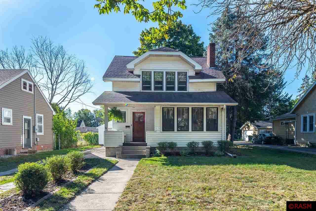 Property Photo:  833 Nicollet Avenue  MN 56003 