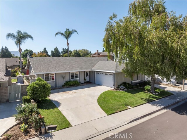 Property Photo: 25583 Old Course Way CA 91355