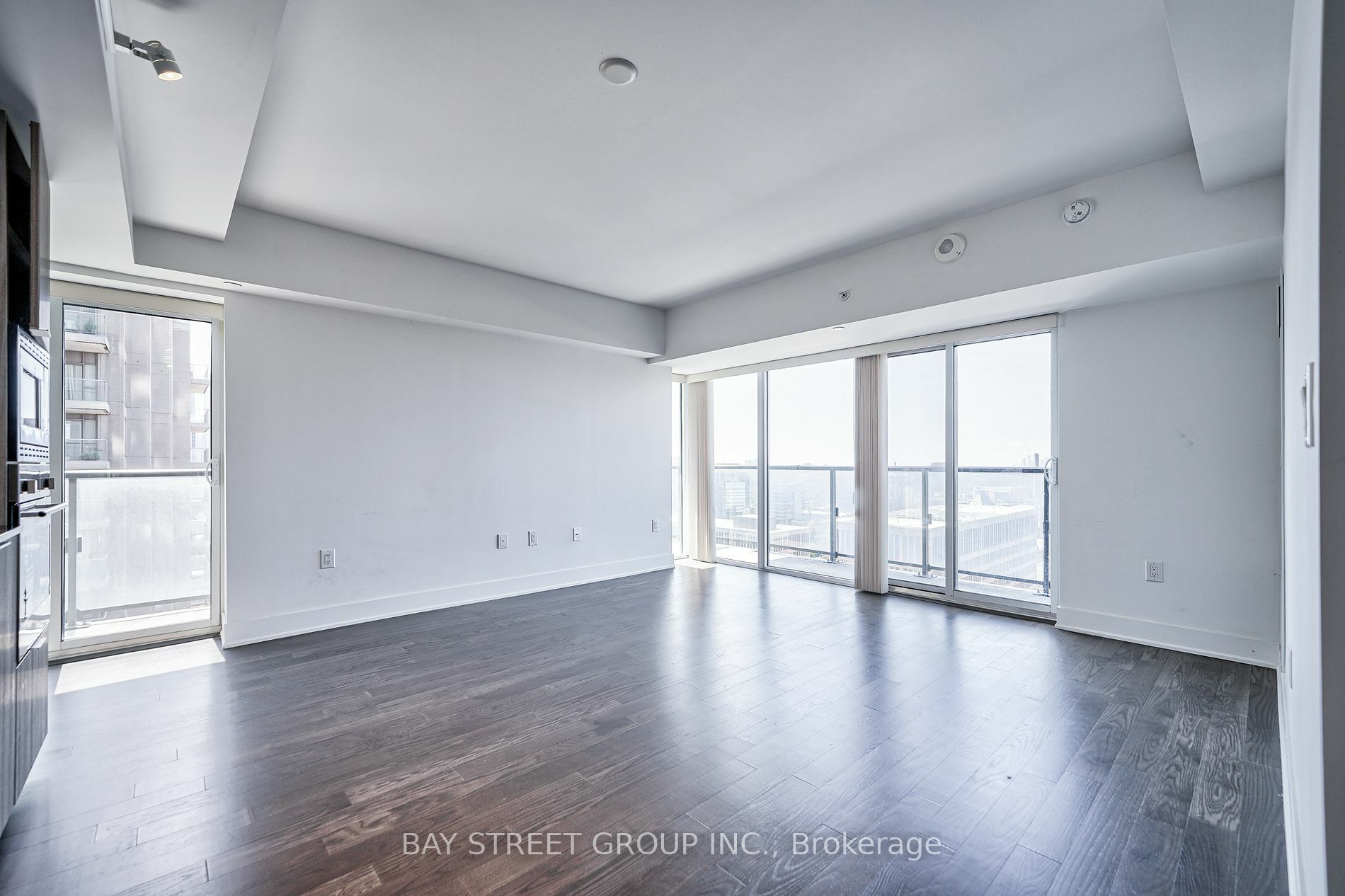 Property Photo:  955 Bay St 2507  ON M5S 0C6 