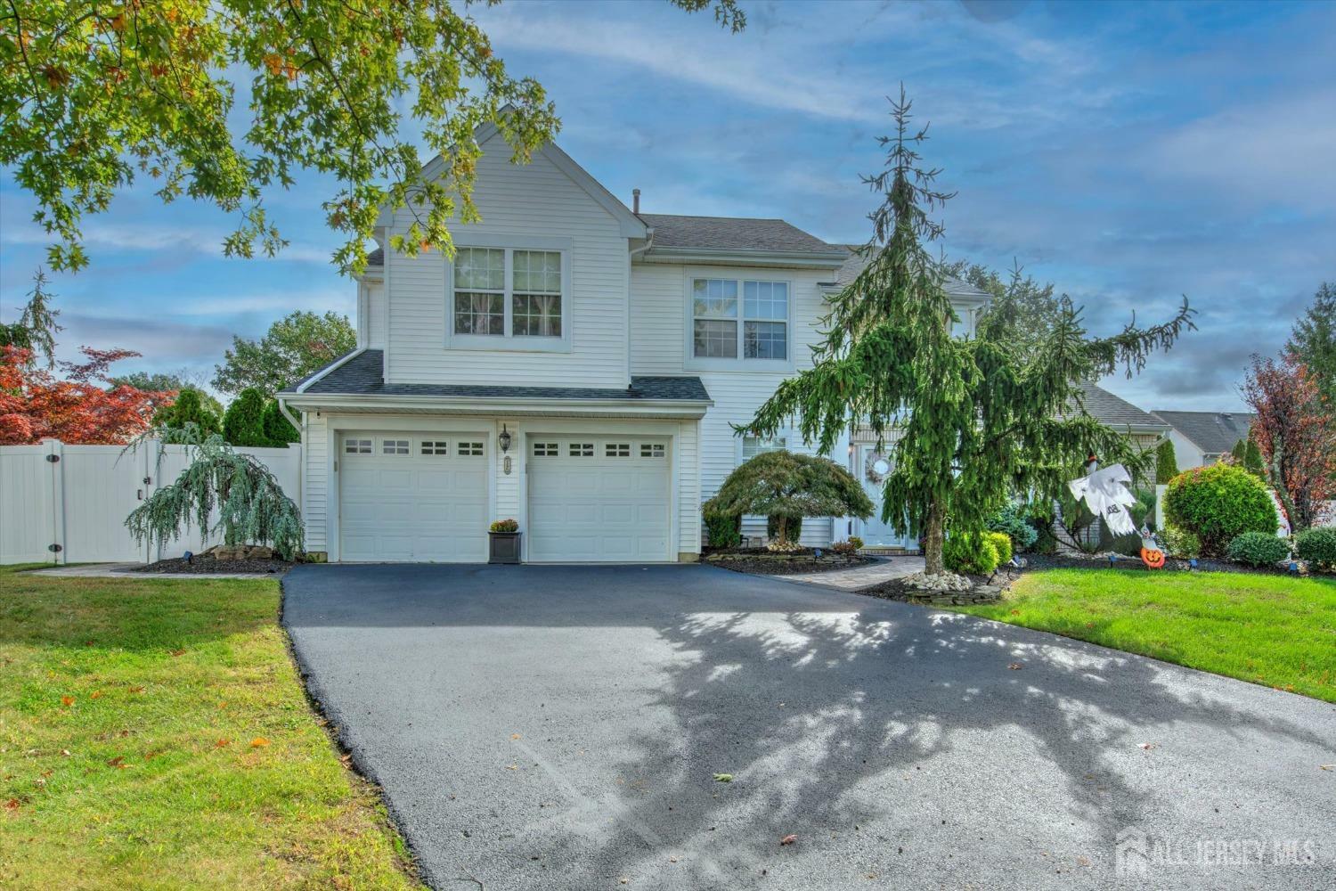 Property Photo:  12 Woodmere Court  NJ 08857 