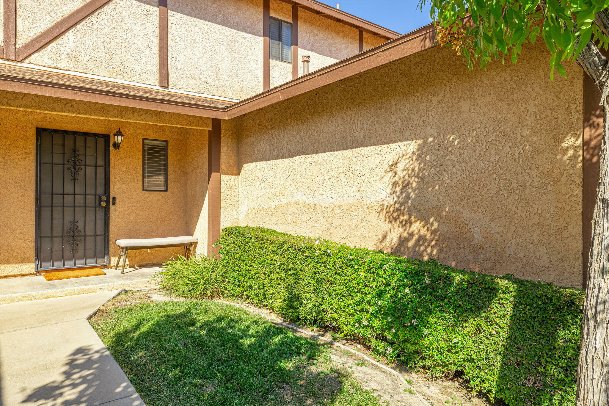 Property Photo:  43920 Bobby Jones Drive Apt 3  CA 93536 