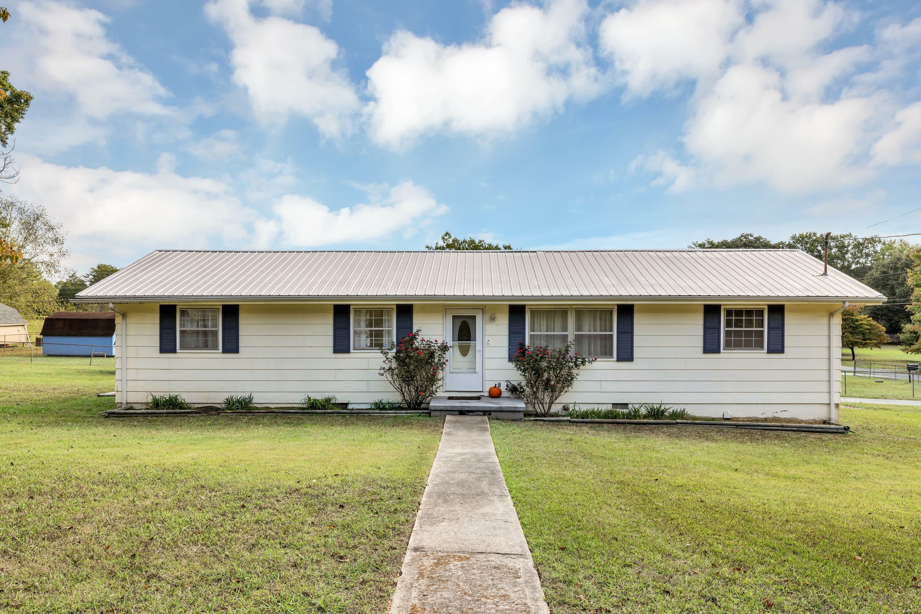 Property Photo:  427 Oakwood Terrace  GA 30707 