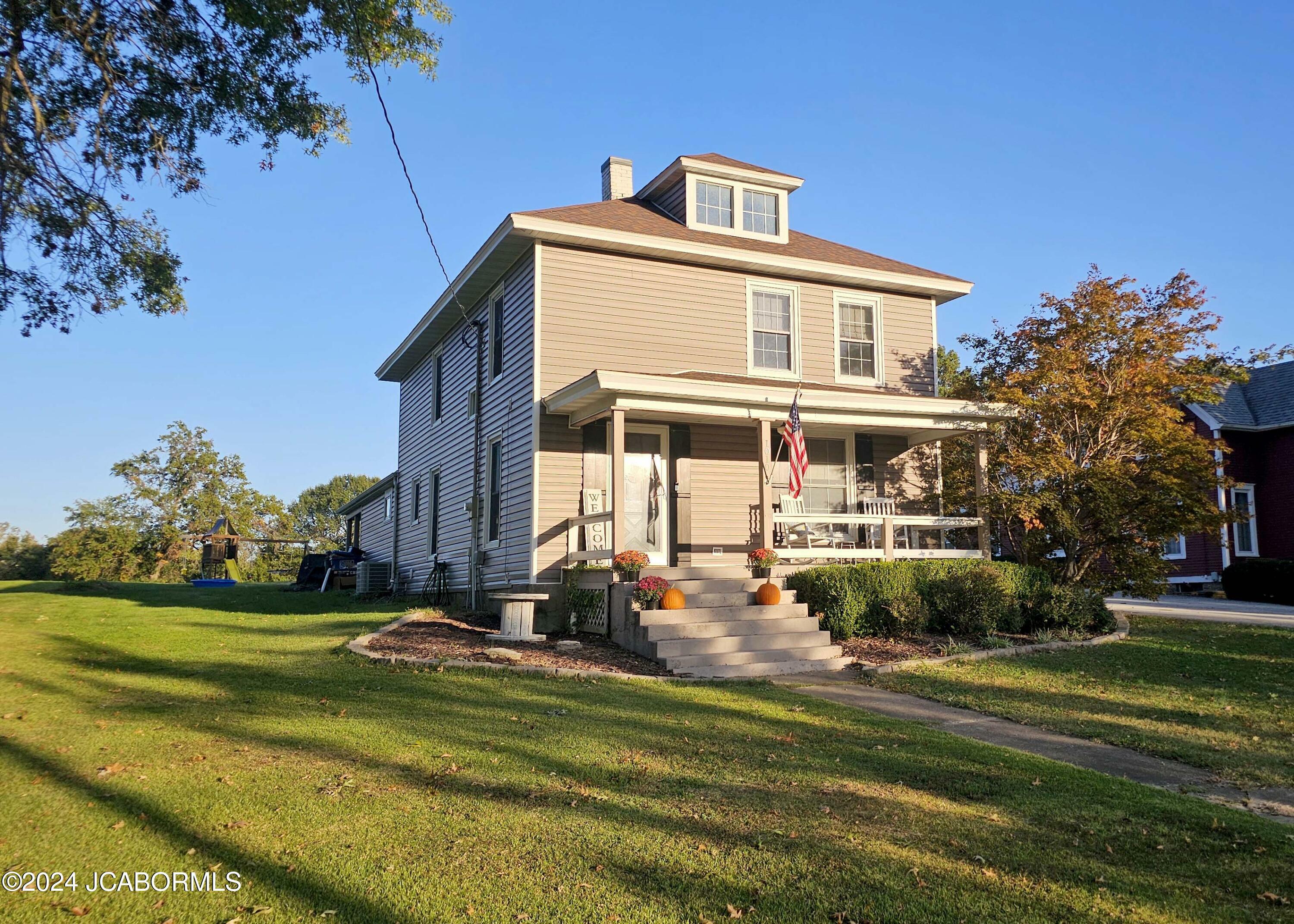 Property Photo:  1010 Wood Street  MO 65251 