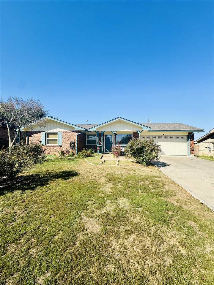 Property Photo:  2710 NW Hilltop Dr  OK 73507 