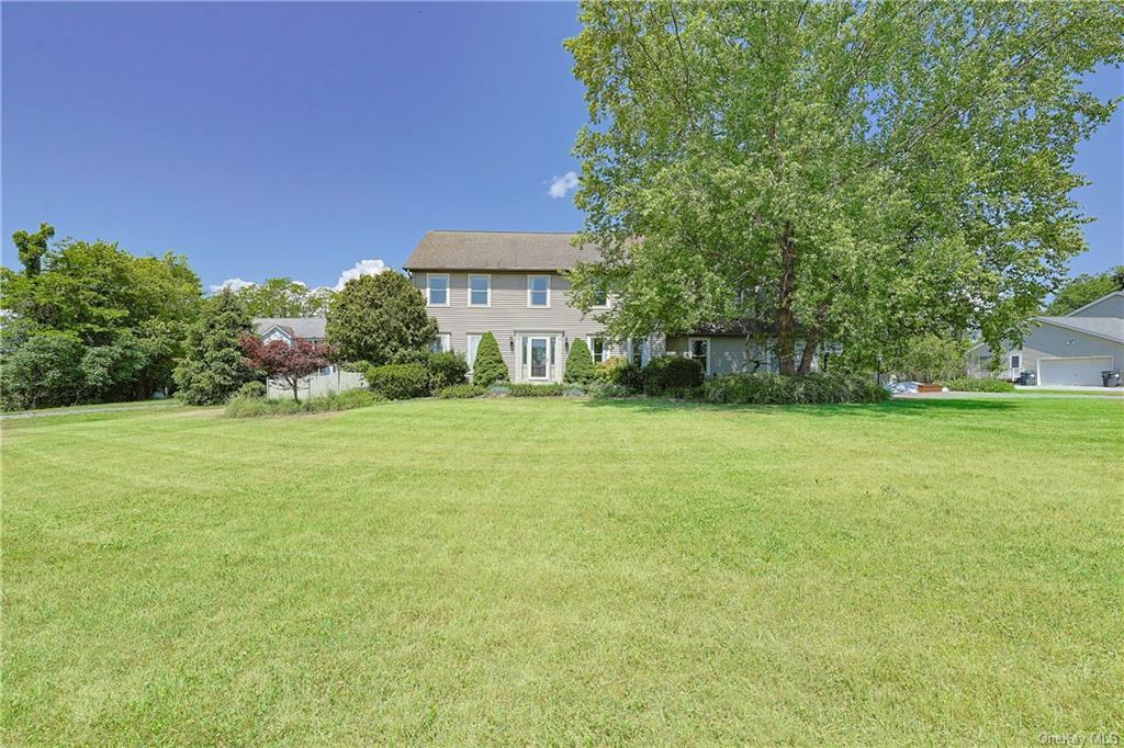 Property Photo:  40 Rolling Meadow Court  NY 12566 