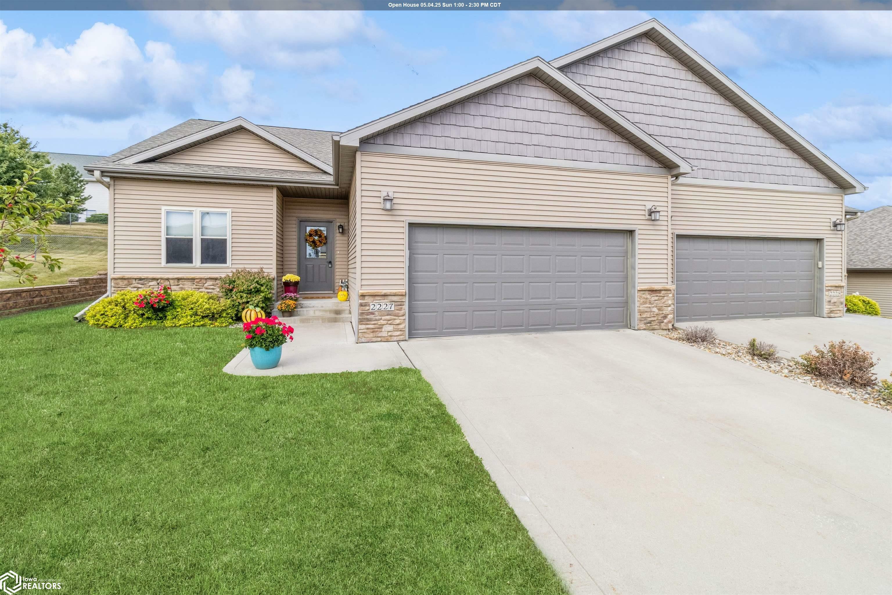Property Photo: 2227 Edgebrook Drive IA 50158