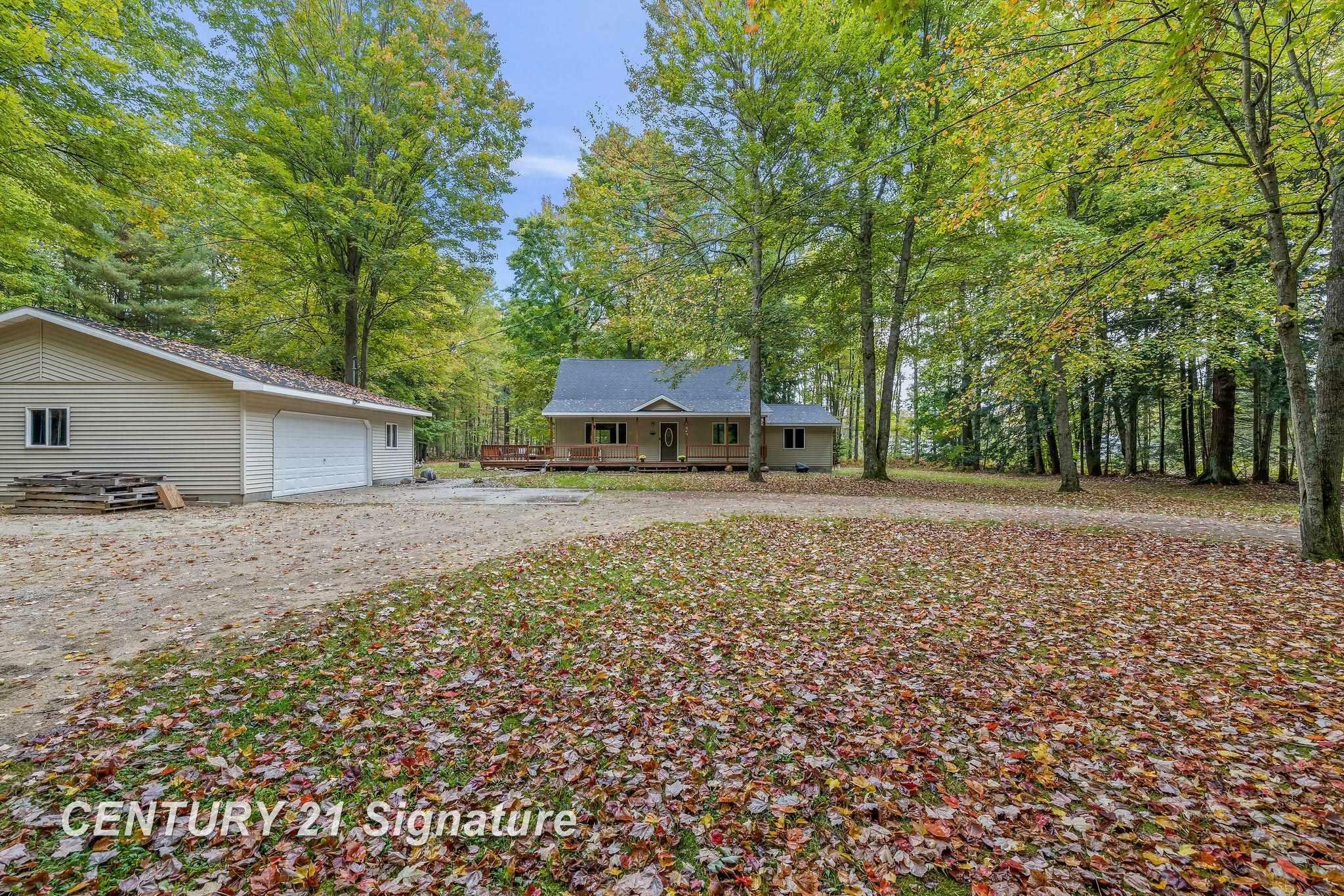 Property Photo:  2847 S Grout Road  MI 48612 