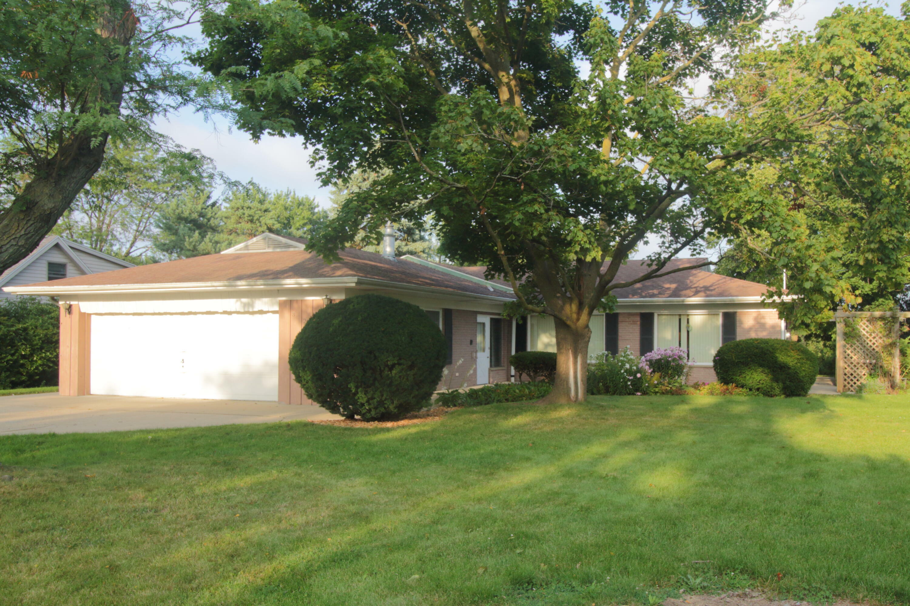 Property Photo:  3209 Elwood Dr  WI 53406 