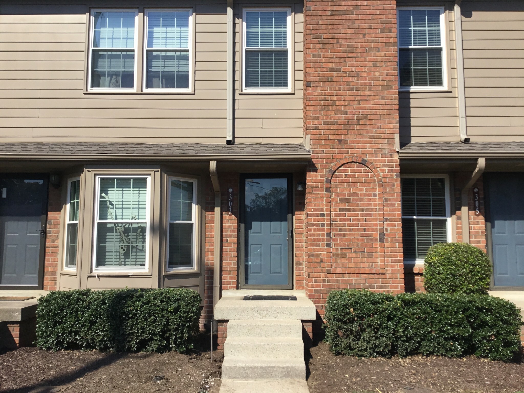 Property Photo:  303 Hickory Pl  TN 37214 