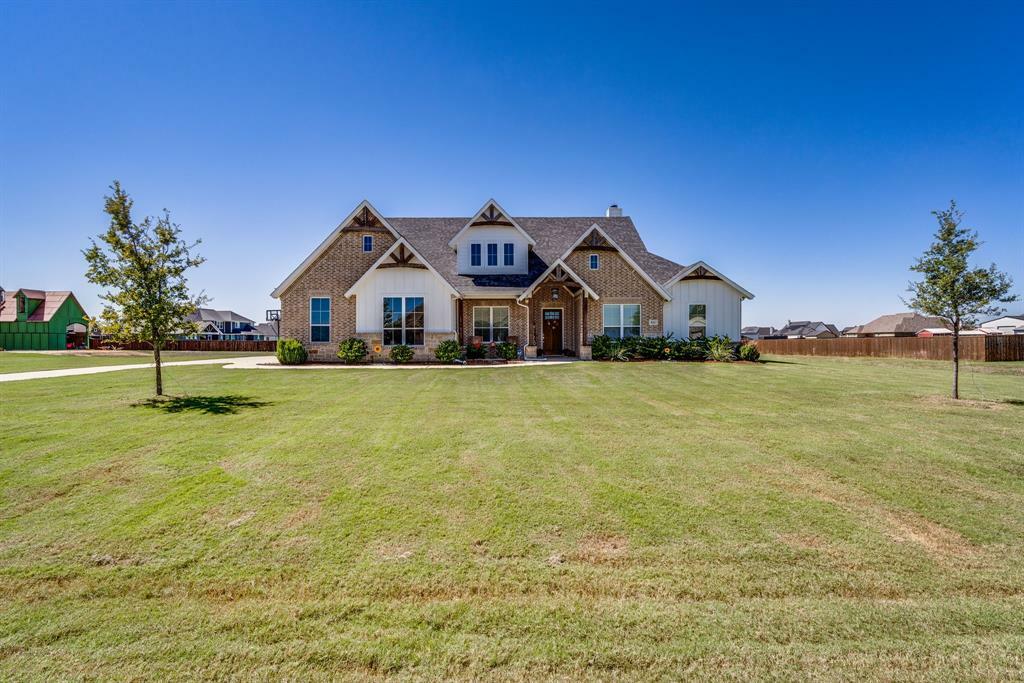 Property Photo:  821 Prairie Falcon Glen  TX 75167 