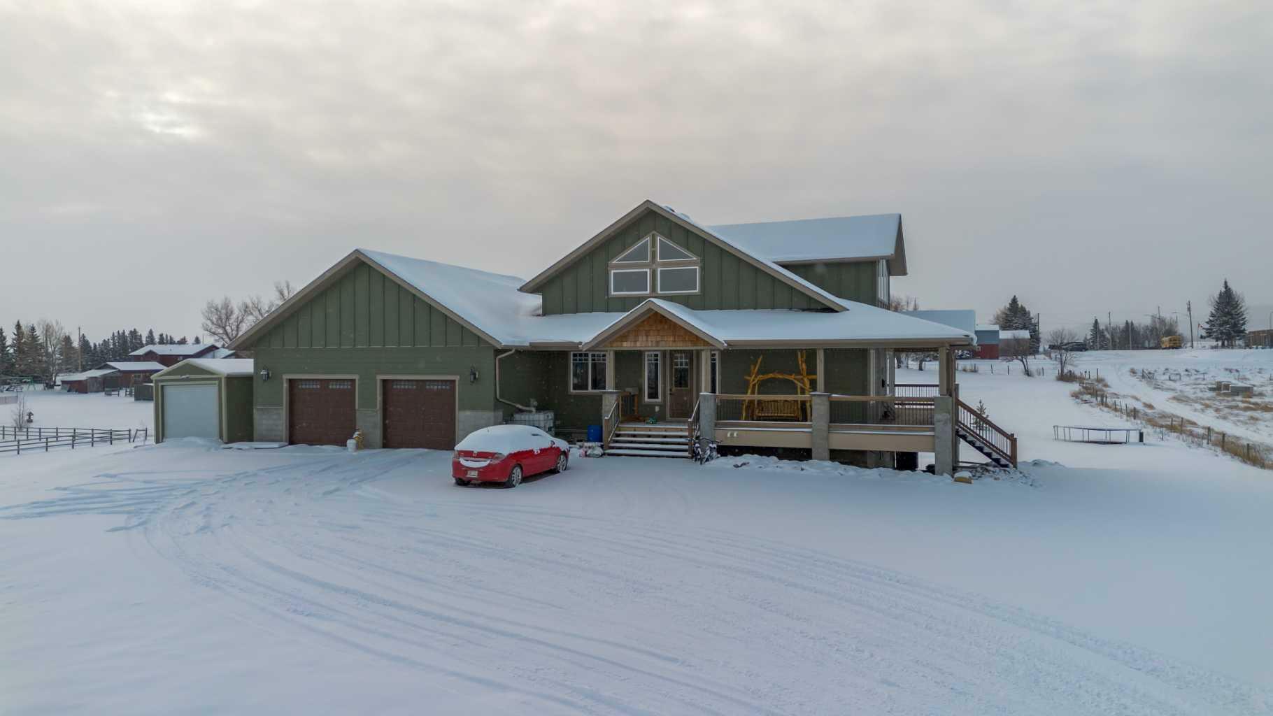 Property Photo: 152 School Avenue AB T0K 1N0