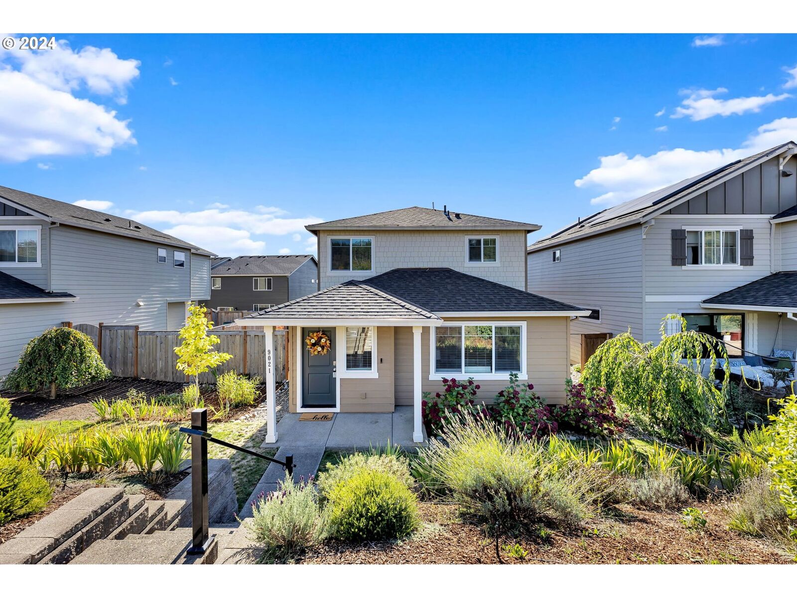 Property Photo:  9021 N Boxwood St  WA 98607 