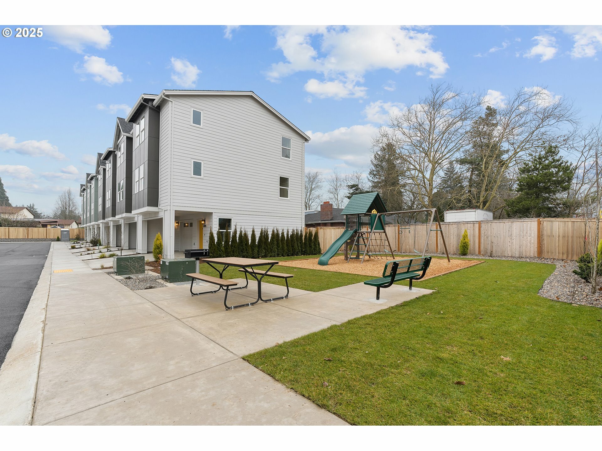 Property Photo: 15063 SE Division St OR 97236