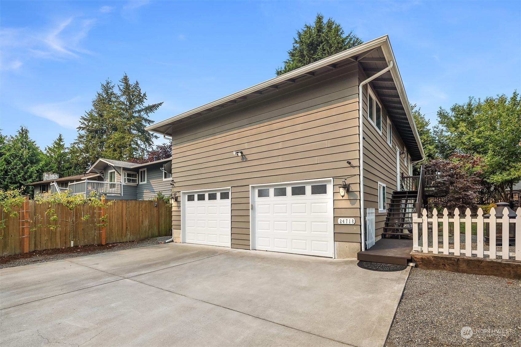 Property Photo:  24718 Marine View Drive S  WA 98198 