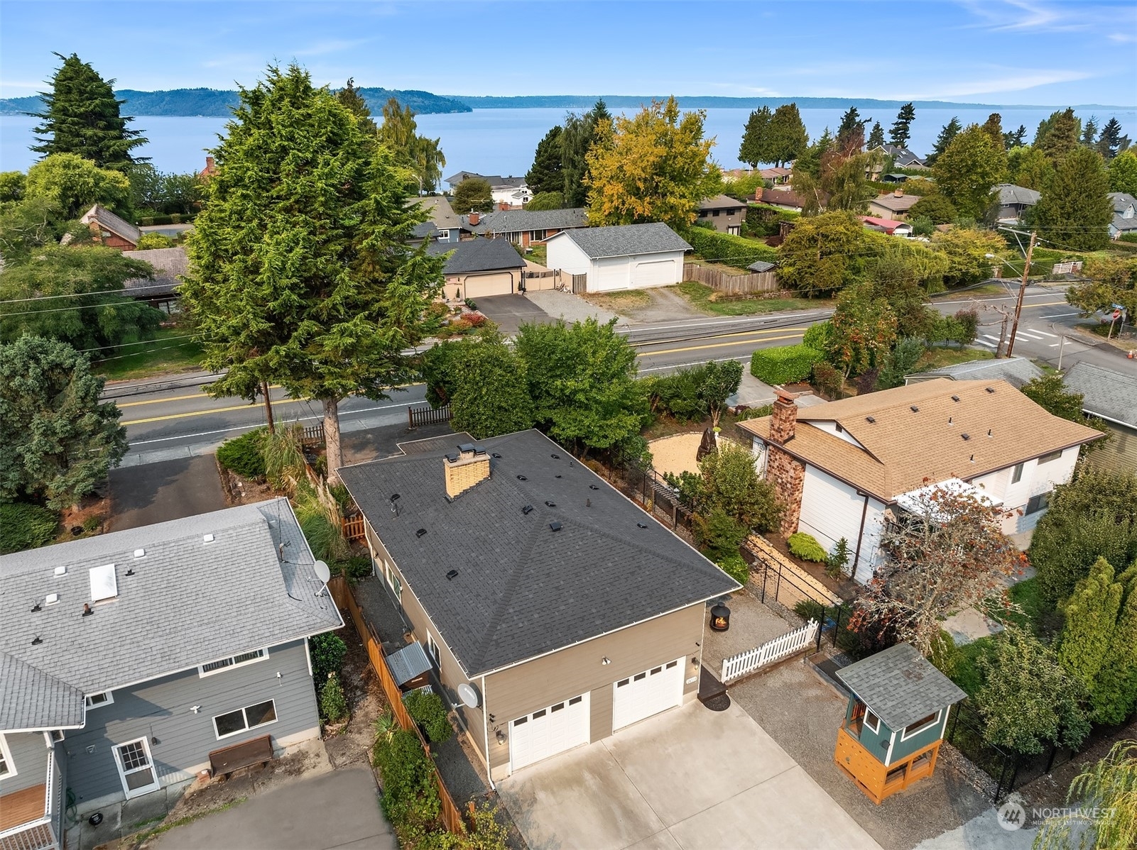 Property Photo:  24718  Marine View Drive S  WA 98198 