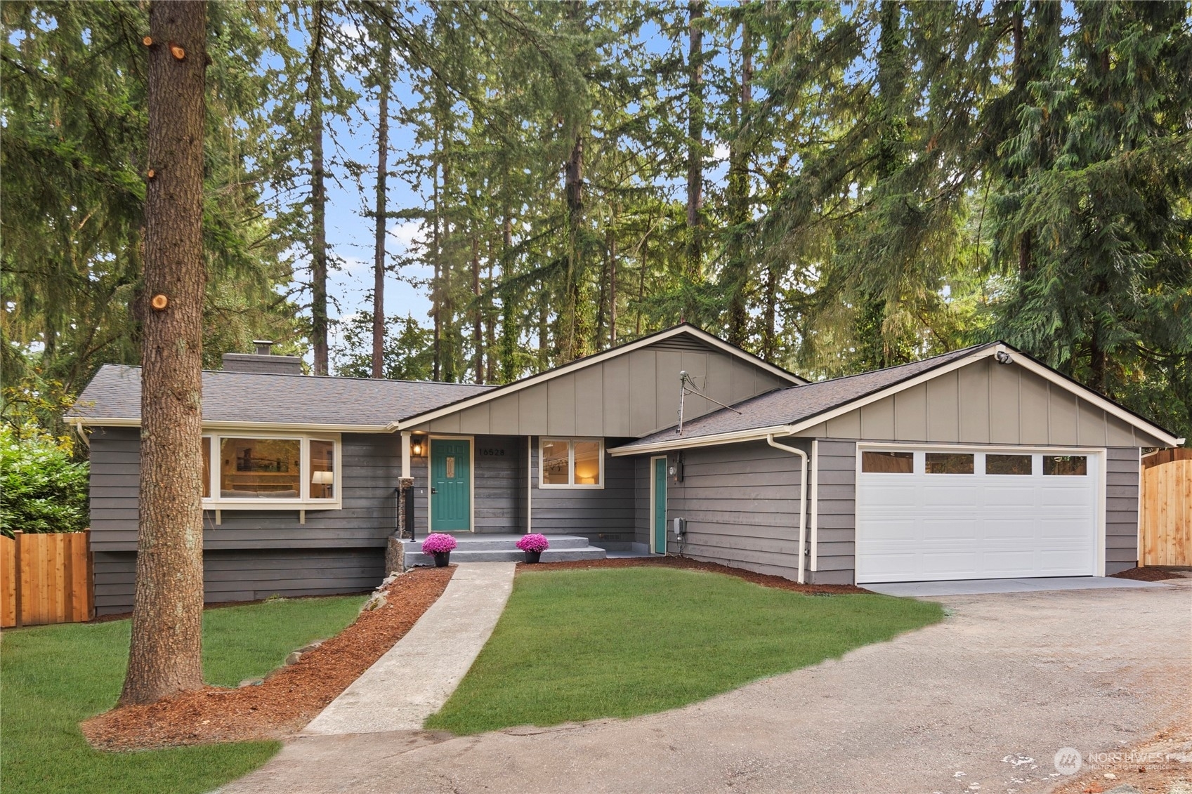 Property Photo:  16528 79th Place NE  WA 98028 