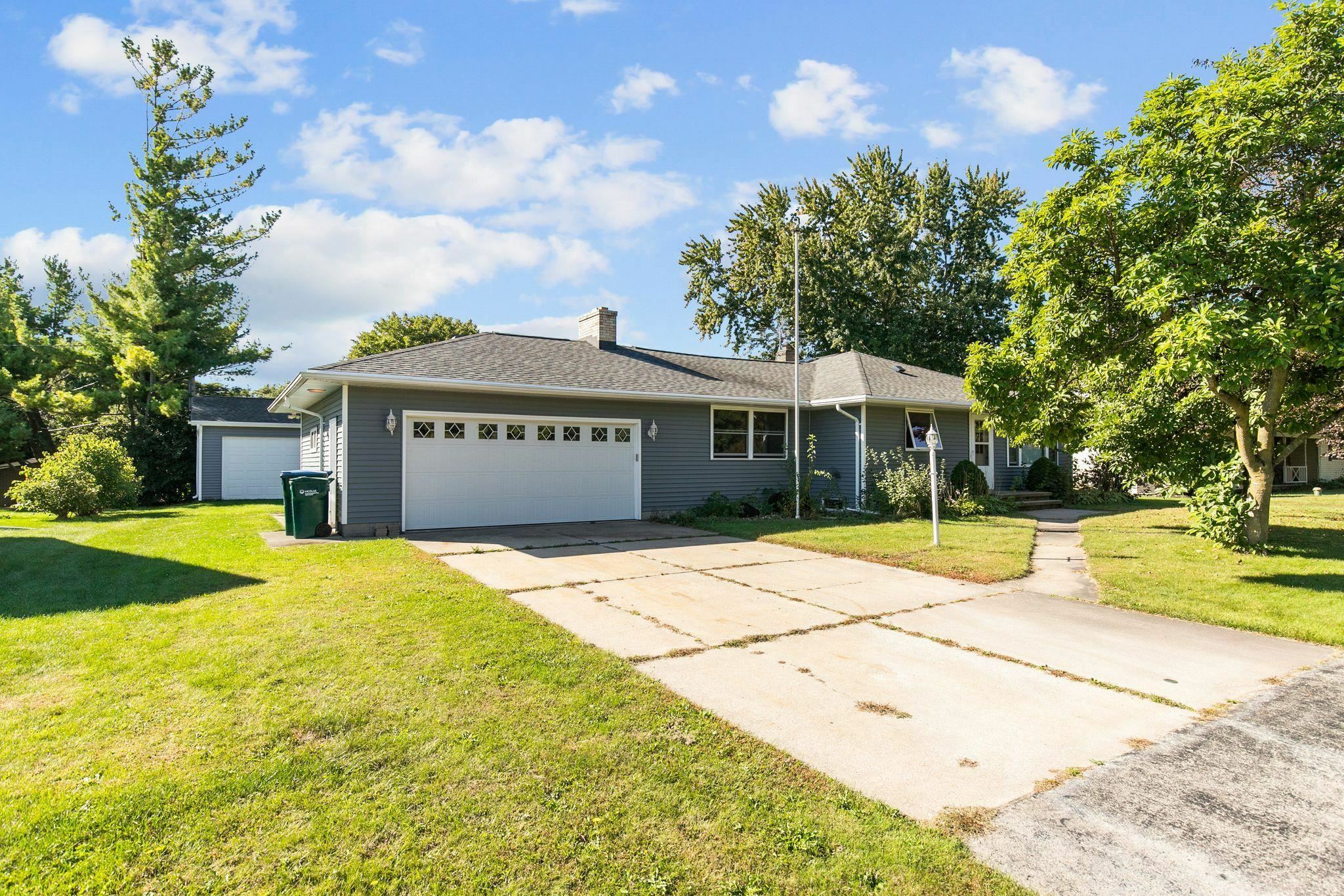 345 W Sunset Avenue  Appleton WI 54911 photo