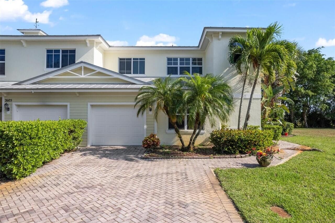 Property Photo:  2607 Creekside Drive  FL 34981 