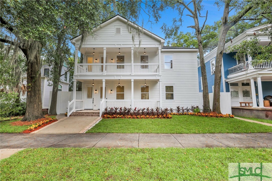 Property Photo:  912 E Henry Street  GA 31401 