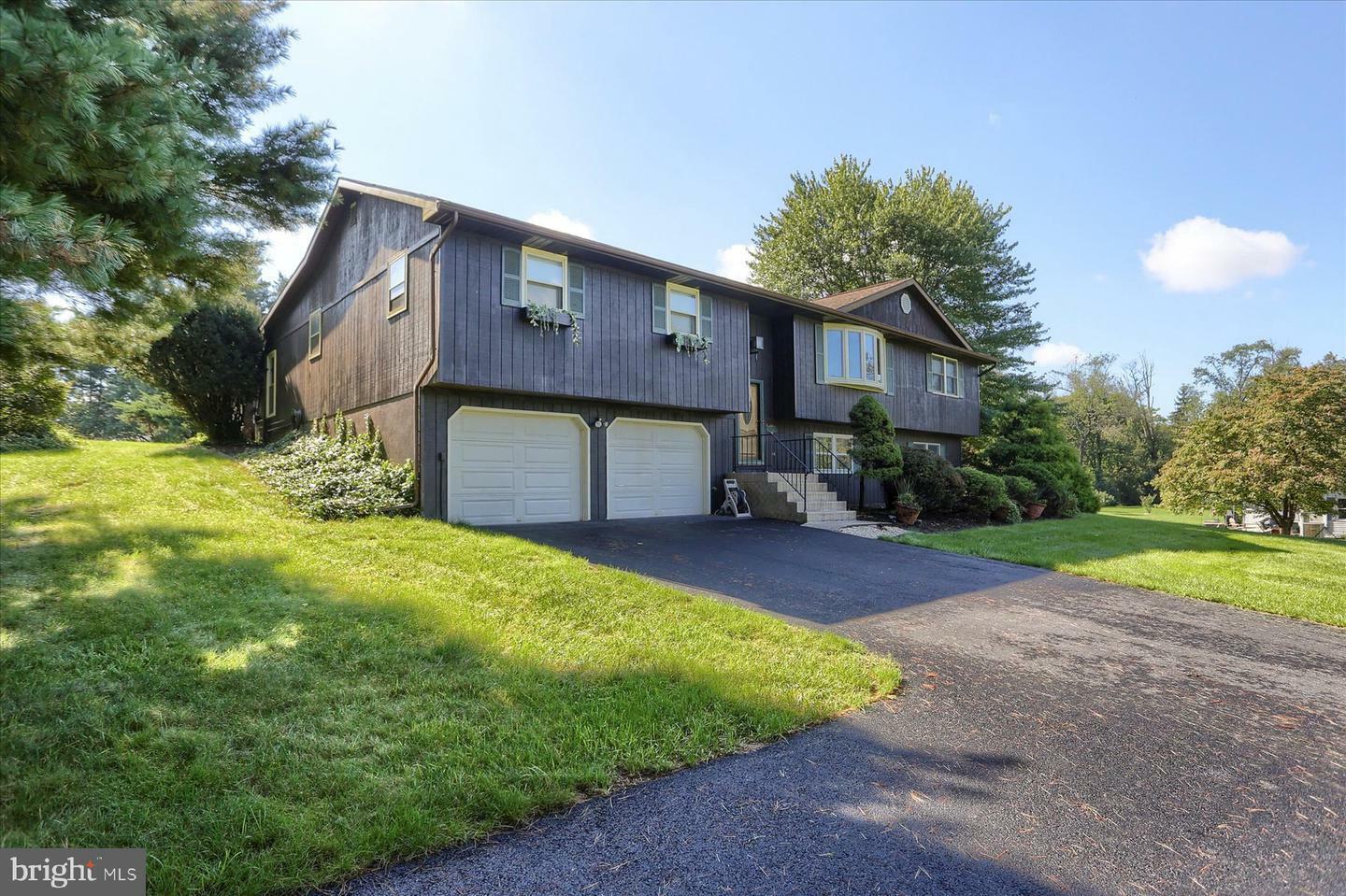 Property Photo:  18 Chestnut Drive  PA 17015 