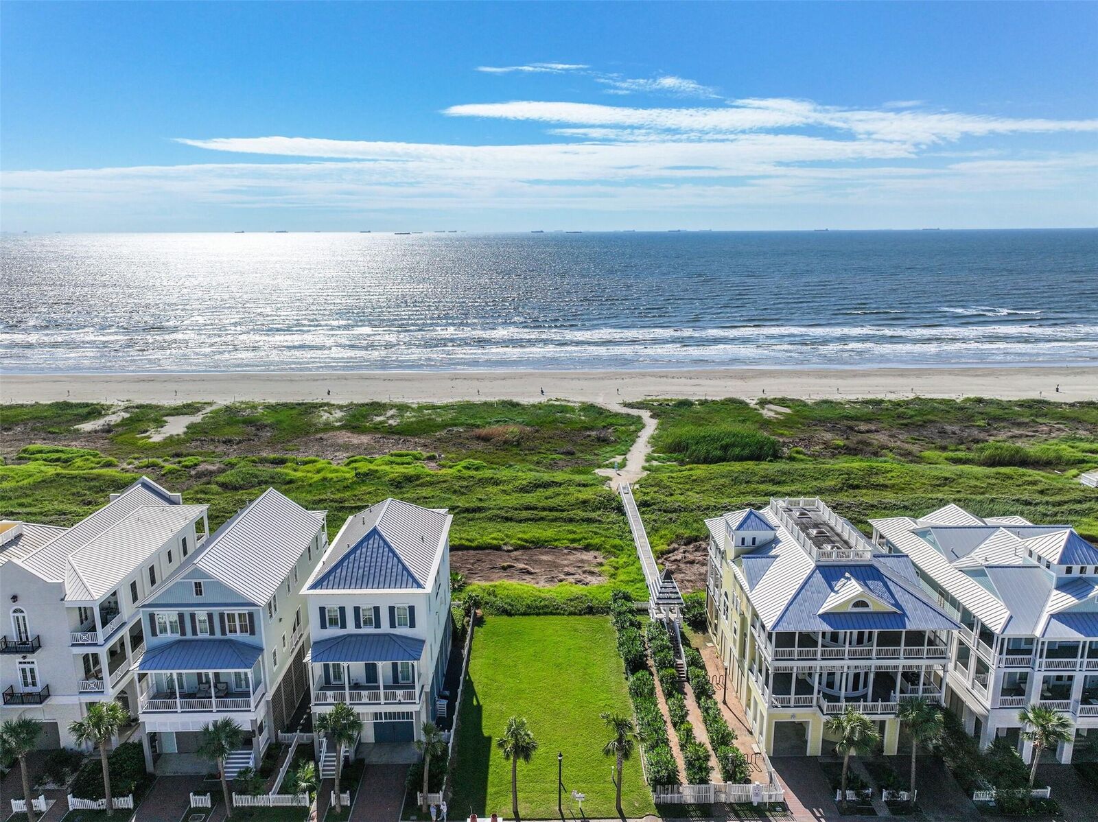 Property Photo: 1717 Seaside Drive TX 77550