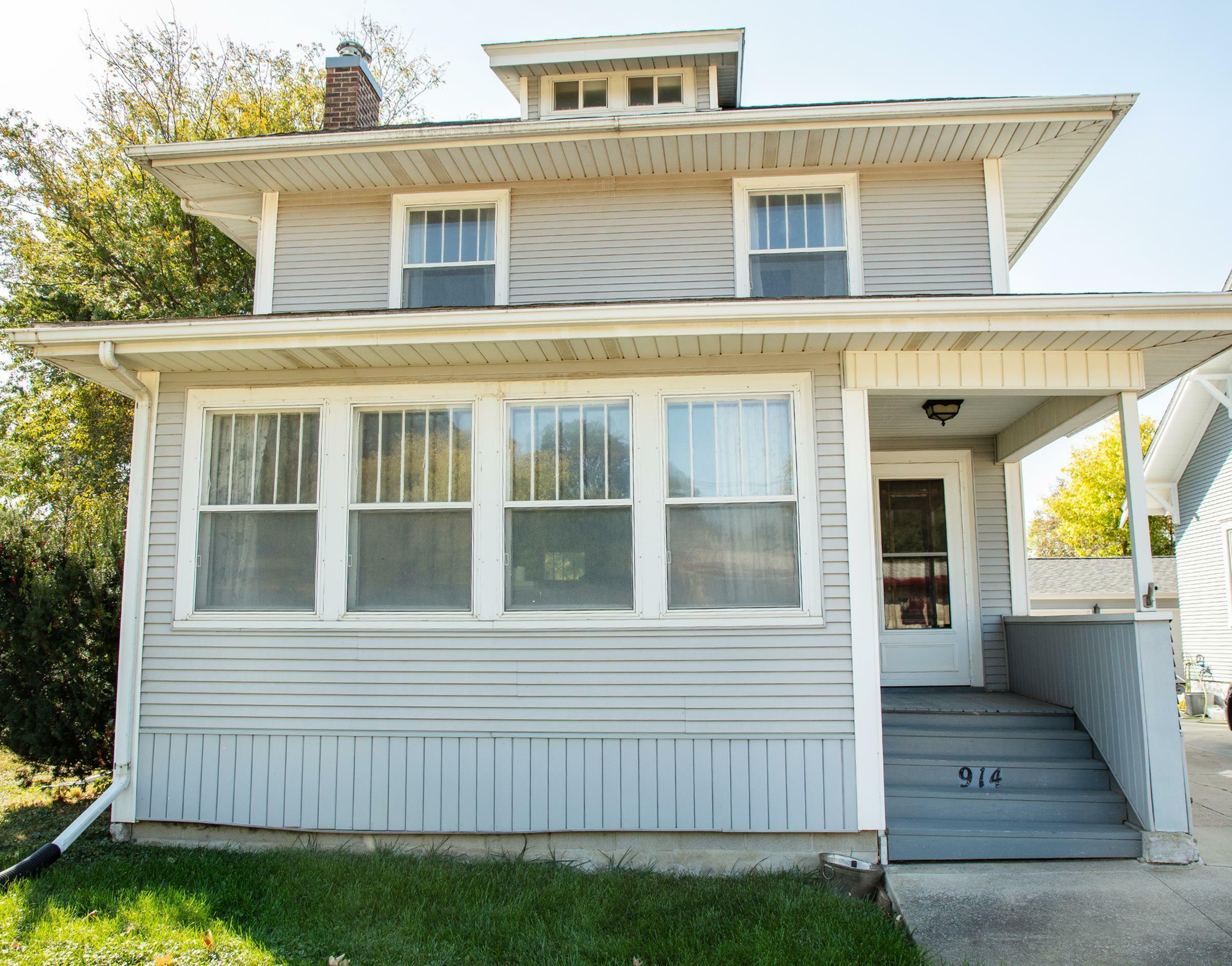 Property Photo:  914 E Bremer Avenue  IA 50677 