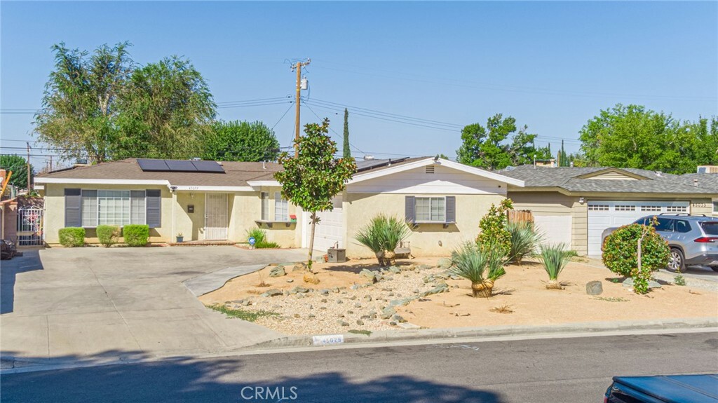 Property Photo:  45029 16th Street W  CA 93534 