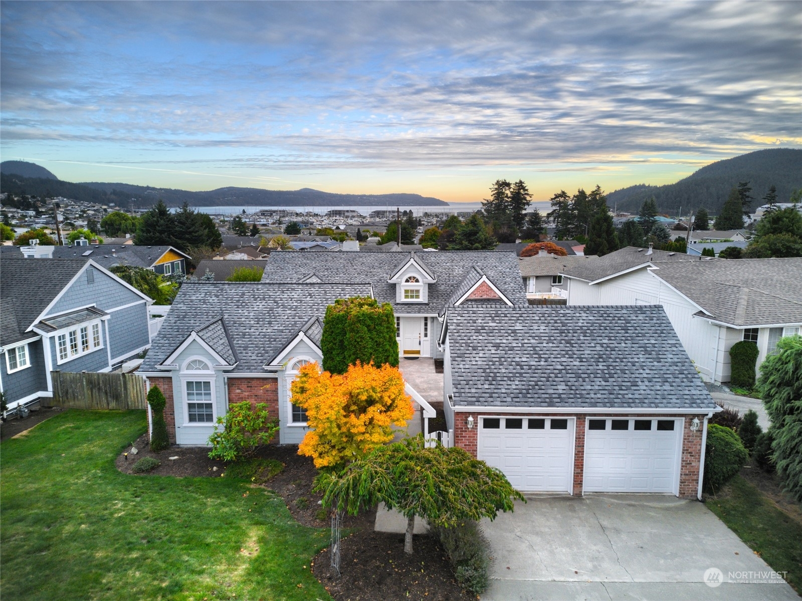 5609 Sugarloaf Street  Anacortes WA 98221 photo