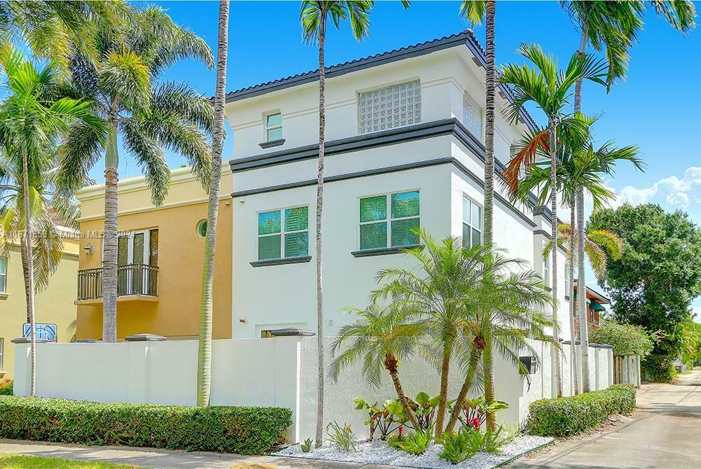 Property Photo:  312 NE 12th Ave 312  FL 33301 