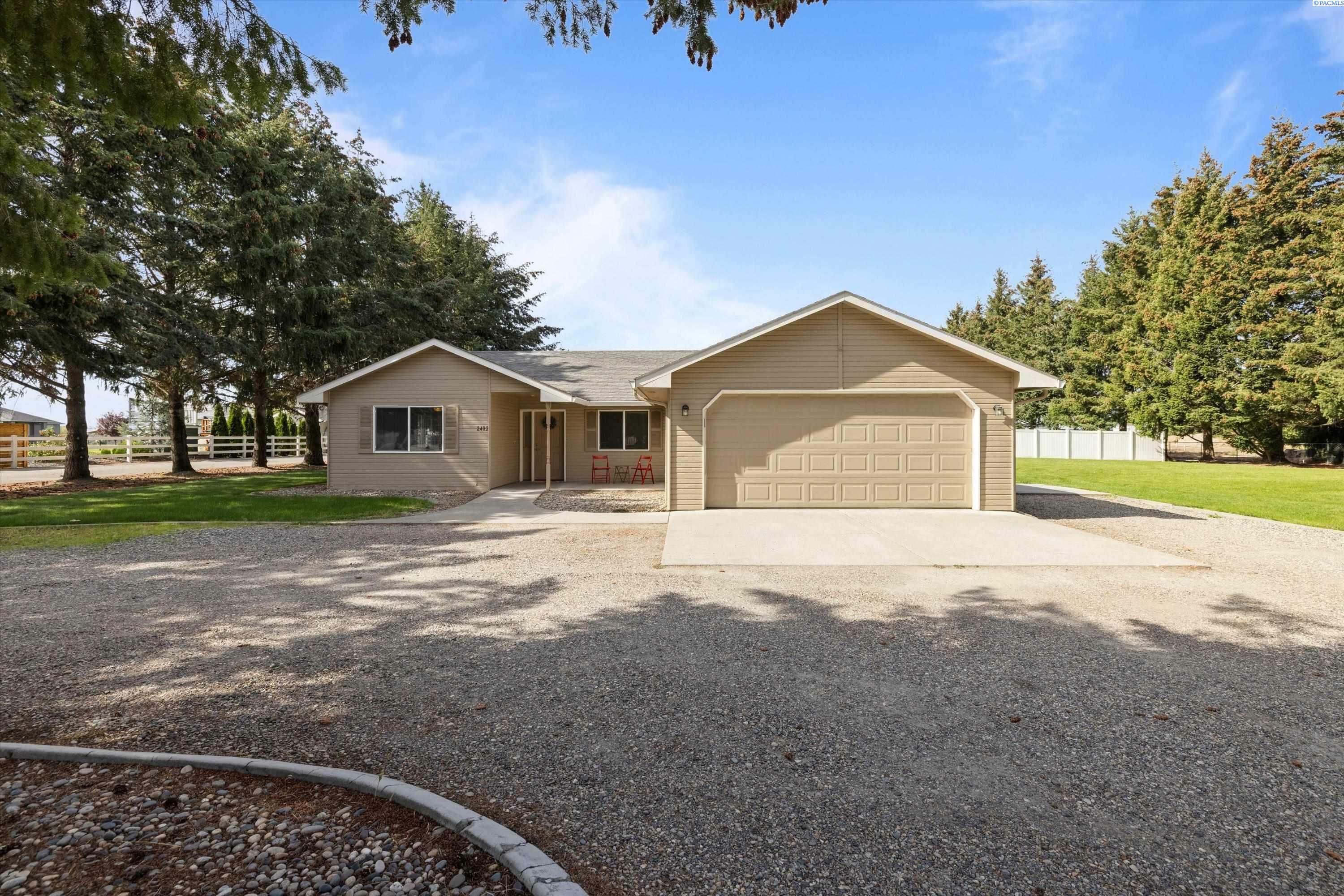 Property Photo:  2402 Road 80  WA 99301 