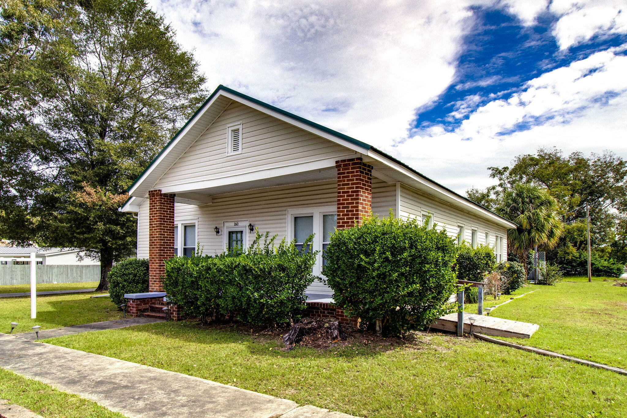 Property Photo:  160 Earle Street N  SC 29164 