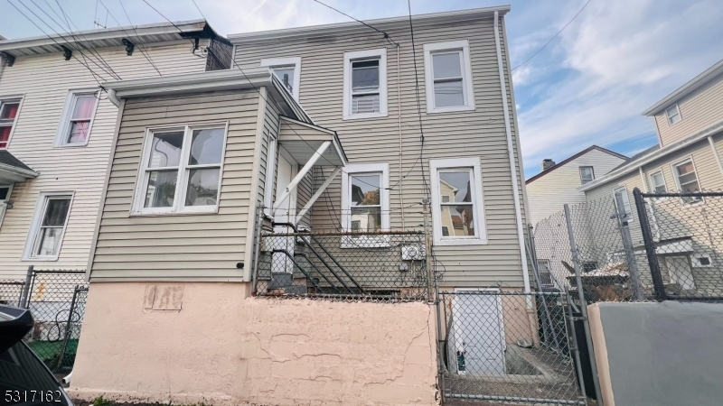 Property Photo:  512 Summer St 2  NJ 07501 