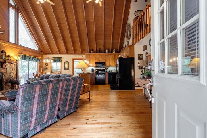 Property Photo:  190 Hickory Point Drive  GA 30625 