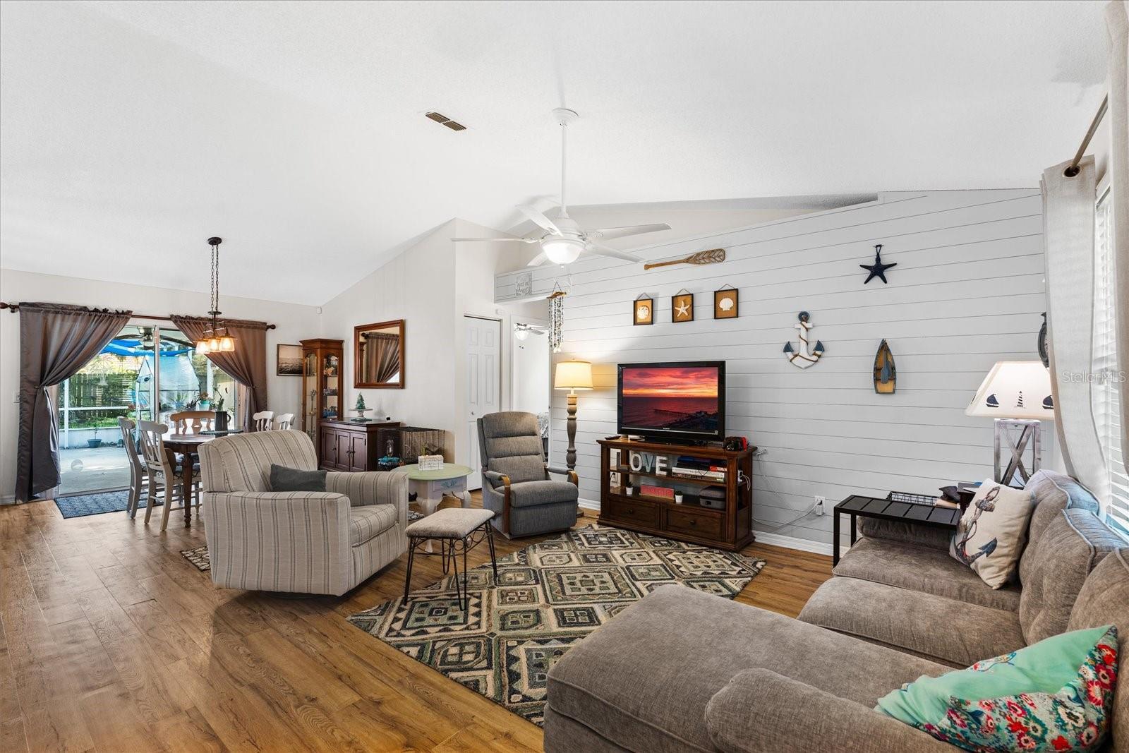 Property Photo: 21 Fenwick Lane FL 32137