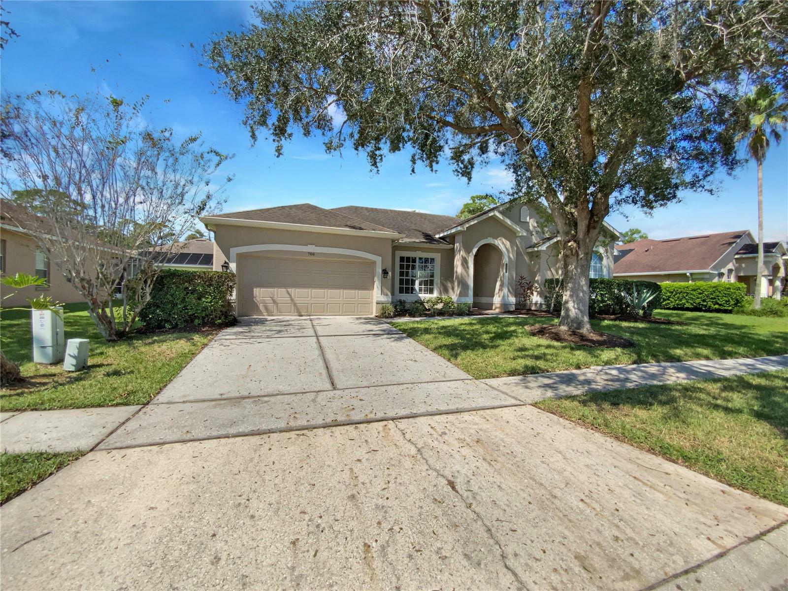 Property Photo:  706 Forestgreen Court  FL 32828 