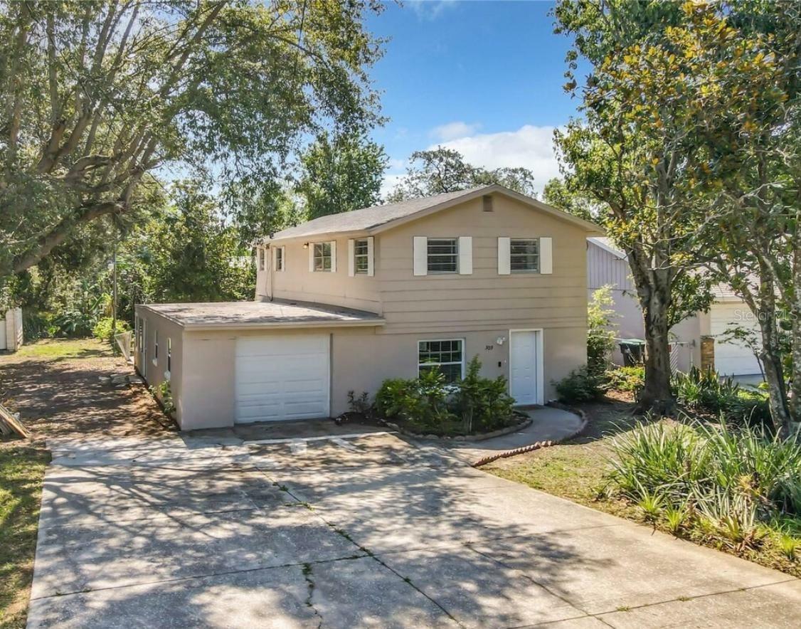 Property Photo:  309 N Normandale Avenue  FL 32835 