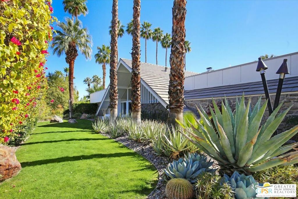 Property Photo:  605 W Crescent Drive  CA 92262 